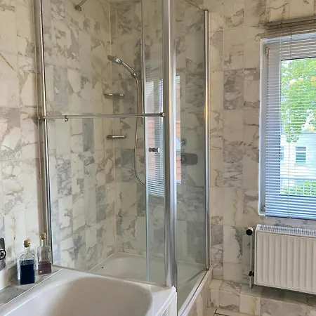 Ruhige In Zentral Gelegener Gruenderzeitvilla 아파트 올덴부르크