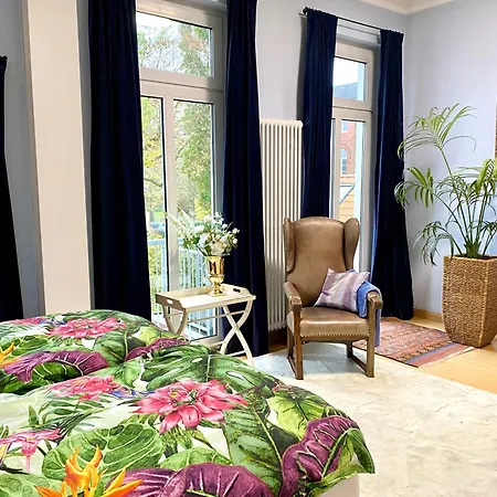 Apartment Ruhige In Zentral Gelegener Gruenderzeitvilla