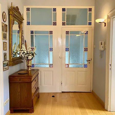 Ruhige In Zentral Gelegener Gruenderzeitvilla Διαμέρισμα