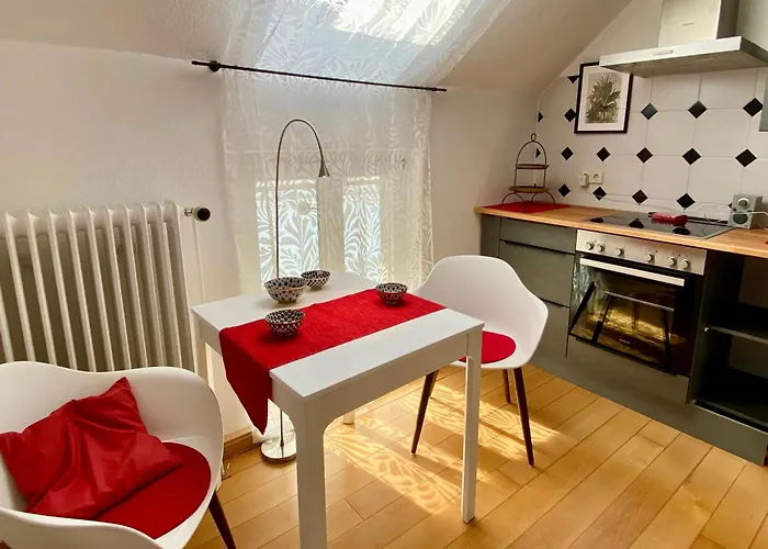 Appartement Ruhige In Zentral Gelegener Gruenderzeitvilla *