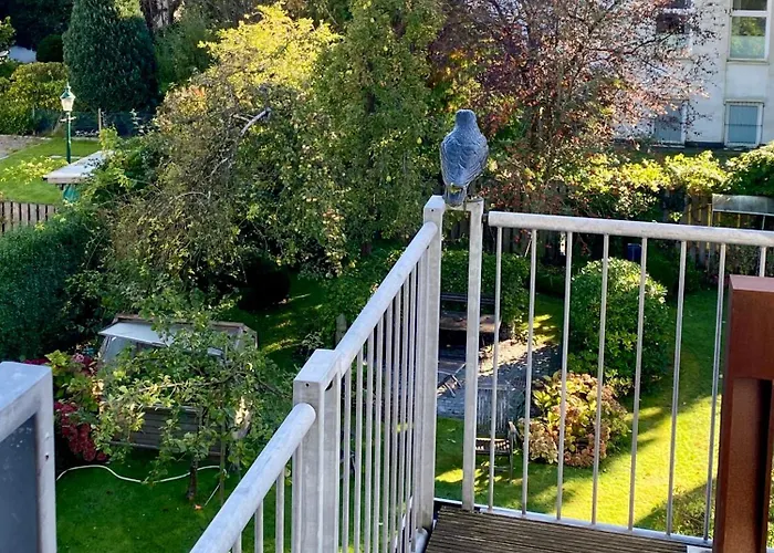 Appartement Ruhige In Zentral Gelegener Gruenderzeitvilla