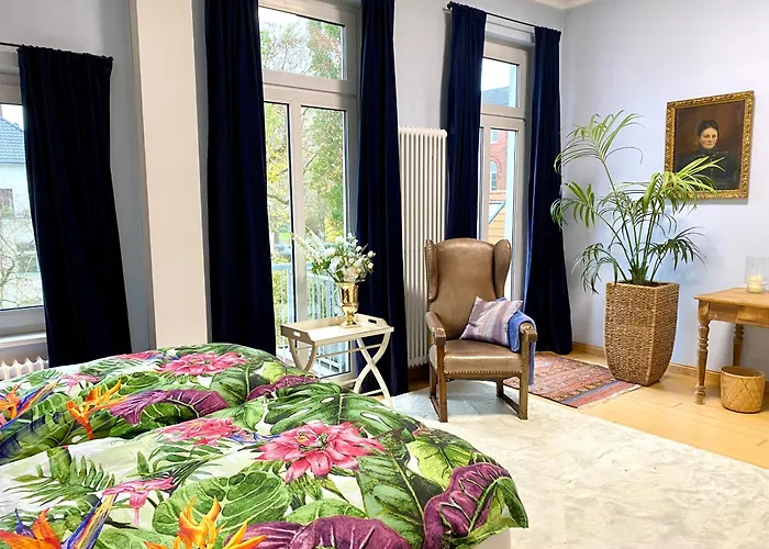 Appartement Ruhige In Zentral Gelegener Gruenderzeitvilla